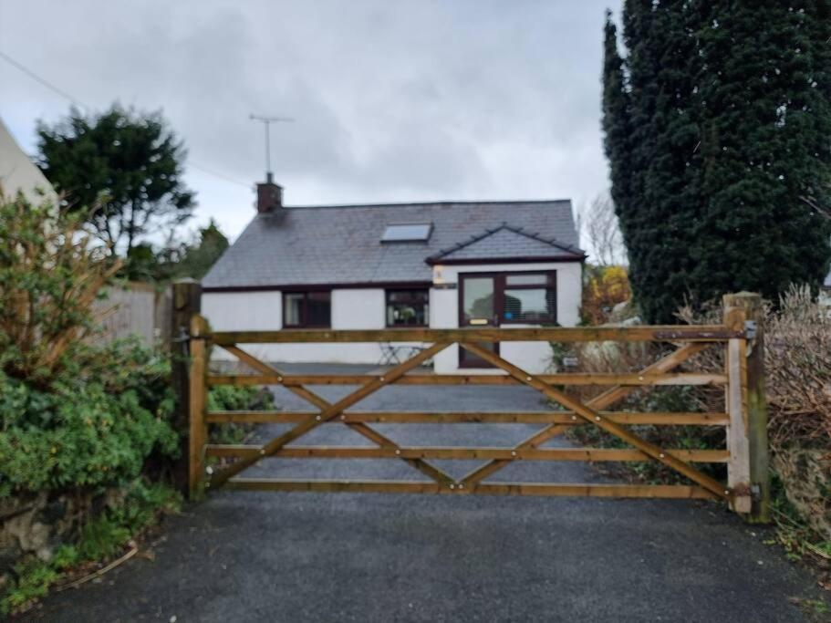 Yr Hen Efail Villa Ederyn ภายนอก รูปภาพ